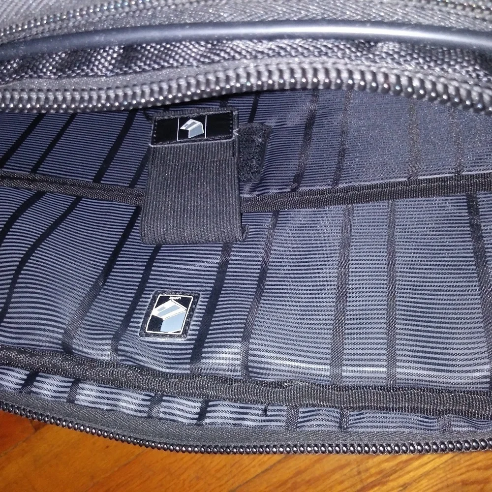 Kenneth Cole Reaction Laptop bag EZ Scan vegan leather and canvas 17